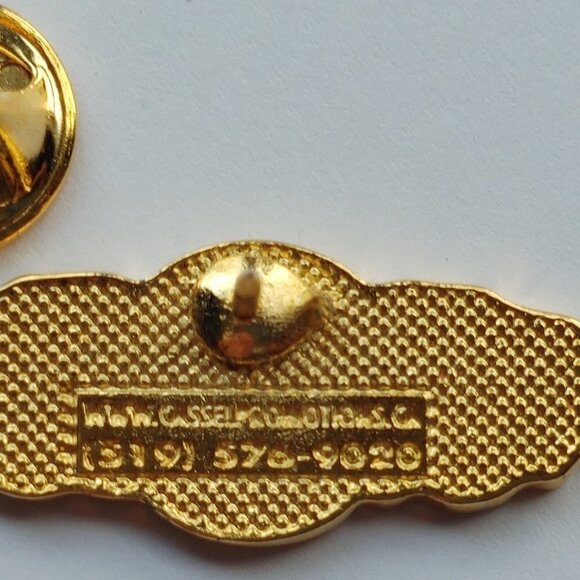 Double R Leather Co. Saddles PIN Enamel Pin - Picture 4 of 4